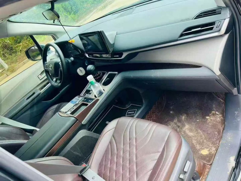 23年青岛丰田塞纳