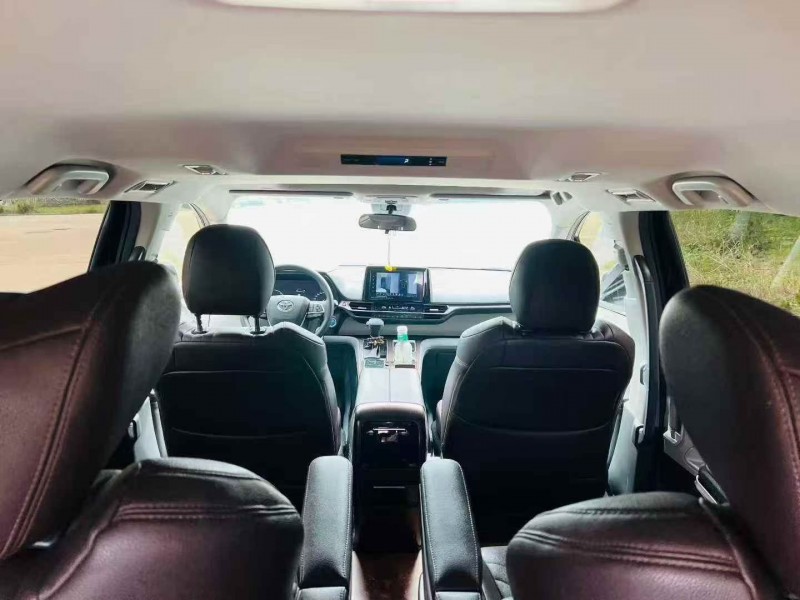 23年青岛丰田塞纳