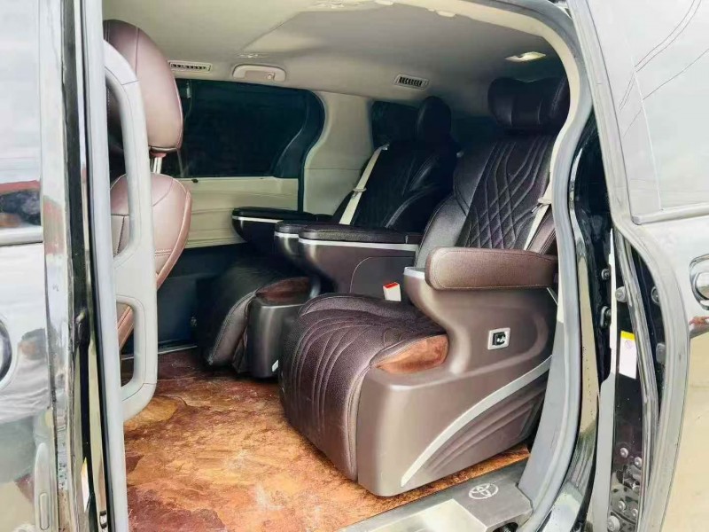 23年青岛丰田塞纳