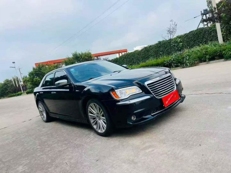 15年青岛克莱斯勒300C