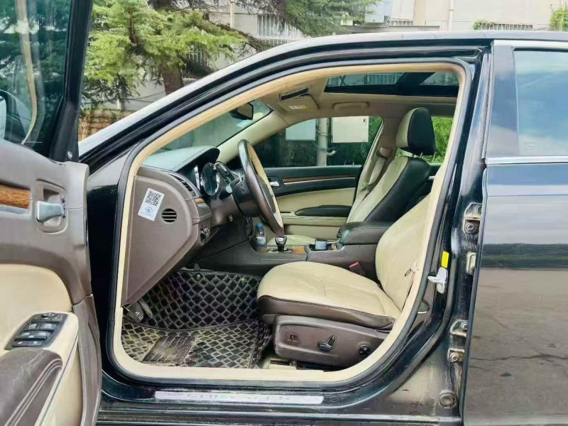 15年青岛克莱斯勒300C