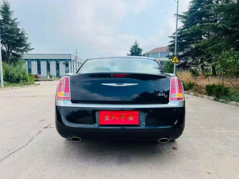 15年青岛克莱斯勒300C
