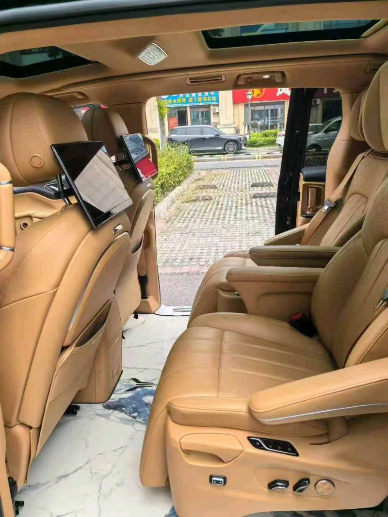 23年十堰岚图汽车梦想家