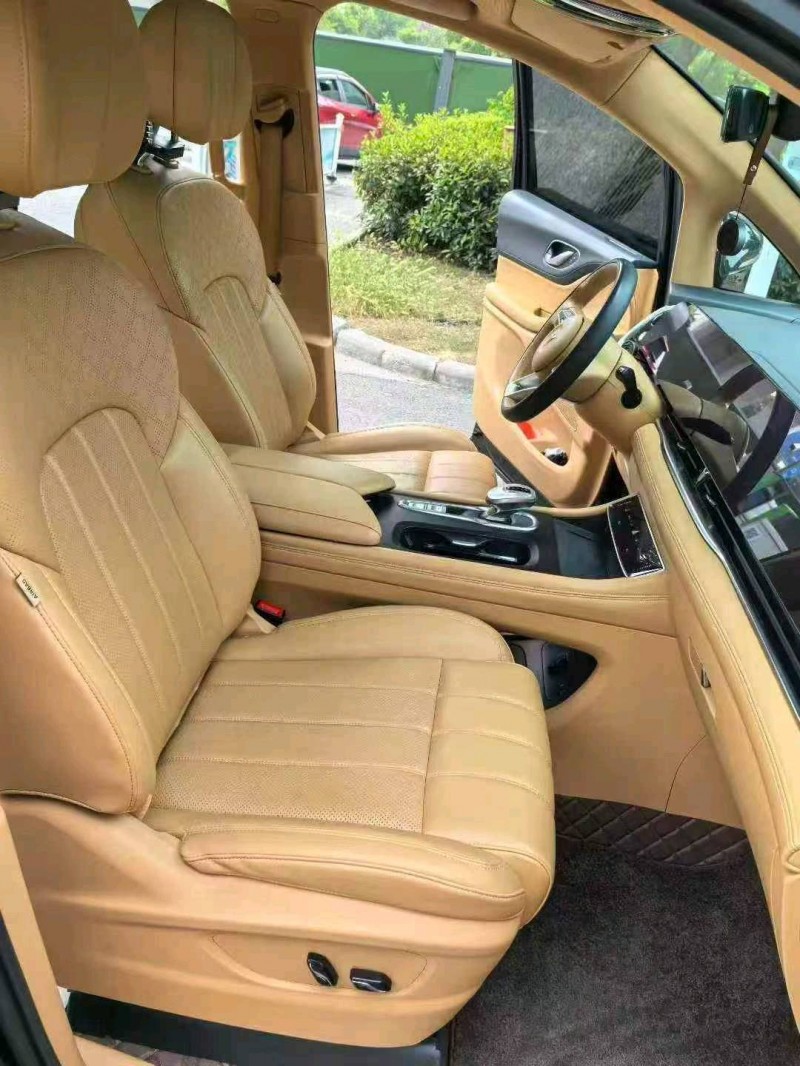 23年十堰岚图汽车梦想家