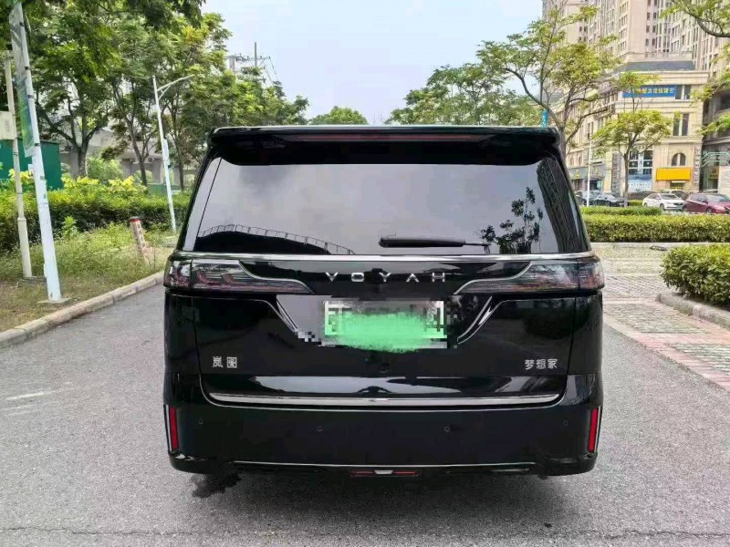 23年十堰岚图汽车梦想家