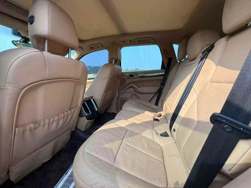 15年邵阳保时捷卡宴