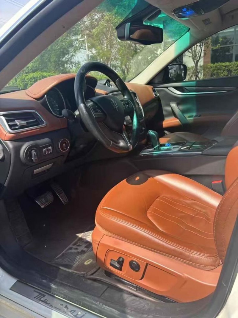 16年广州玛莎拉蒂Ghibli