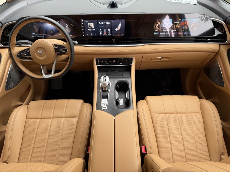 25年济宁岚图汽车梦想家