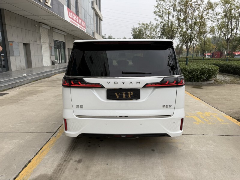 25年济宁岚图汽车梦想家