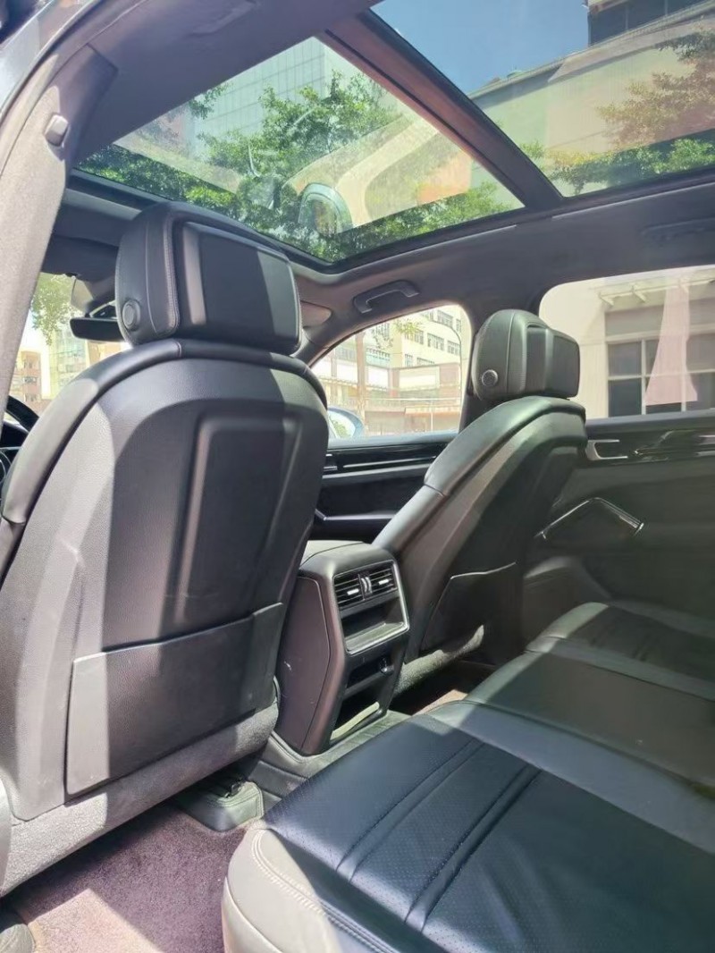 18年江门保时捷卡宴