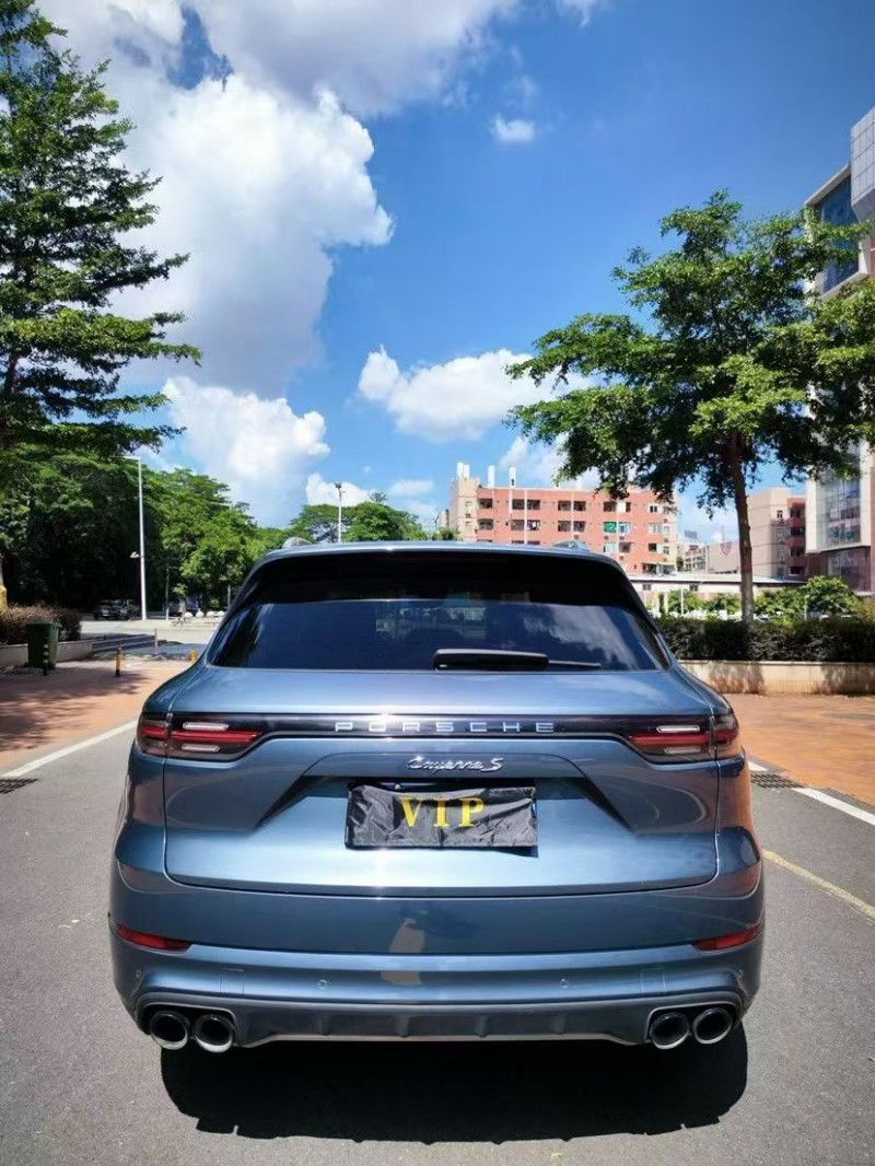 18年江门保时捷卡宴