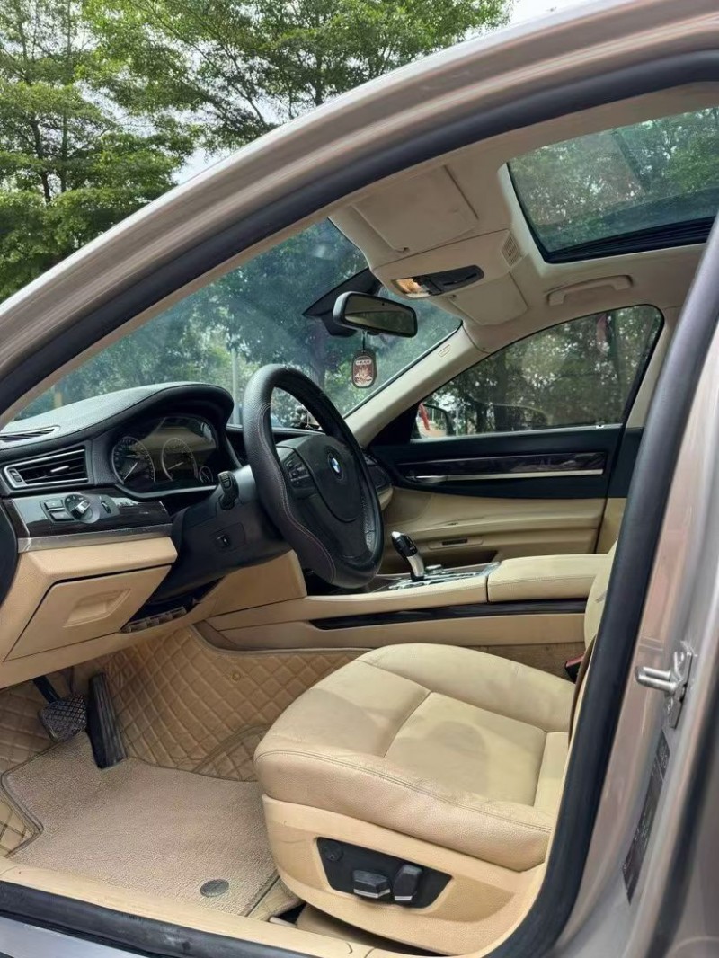 12年珠海宝马7系