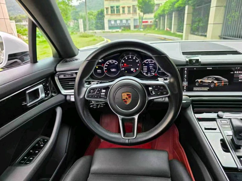 18年佛山保时捷帕拉梅拉