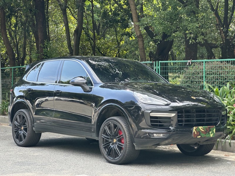 15年东莞市保时捷卡宴