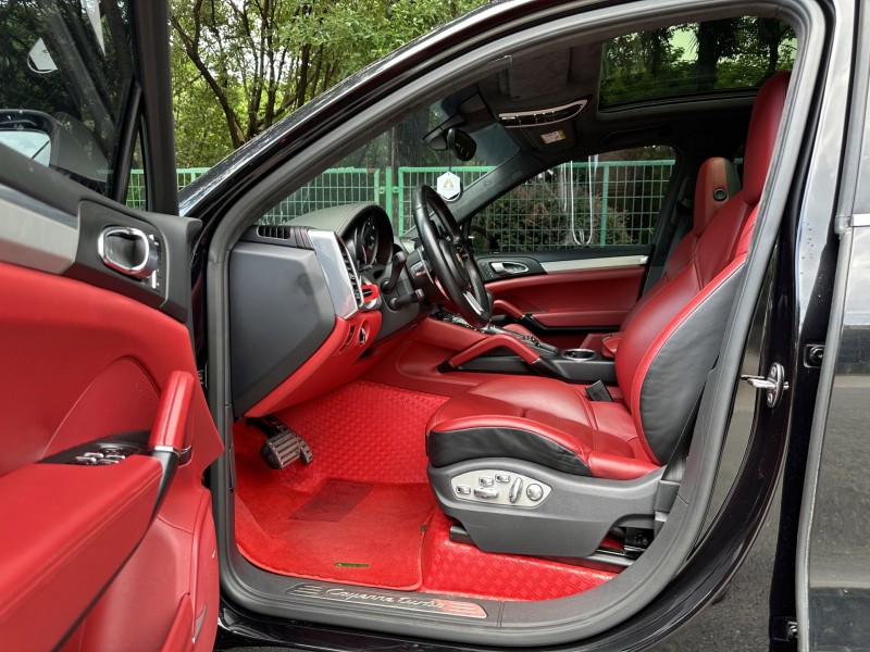 15年东莞市保时捷卡宴