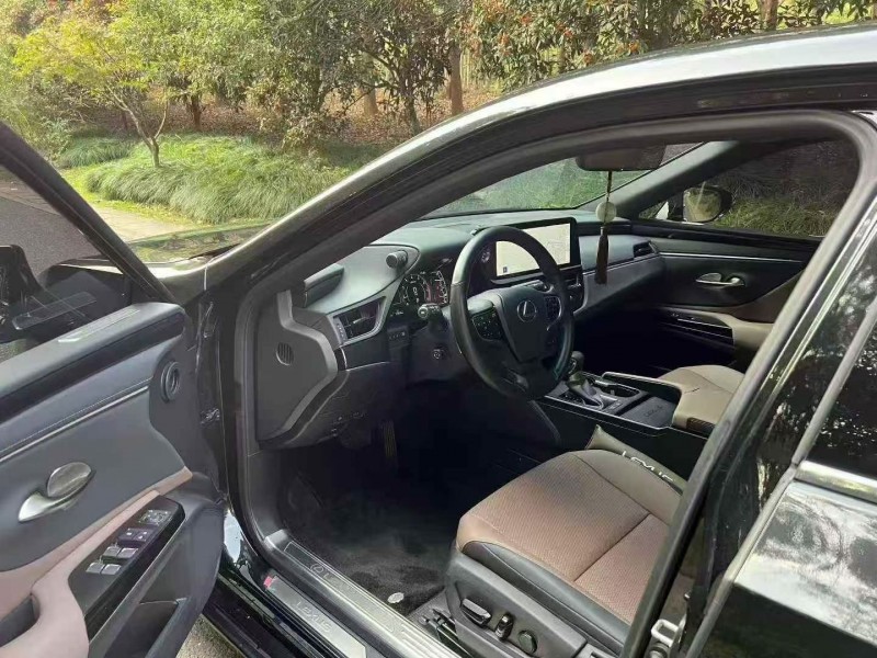 24年宁波雷克萨斯ES