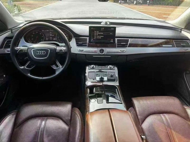 17年济南奥迪A8L