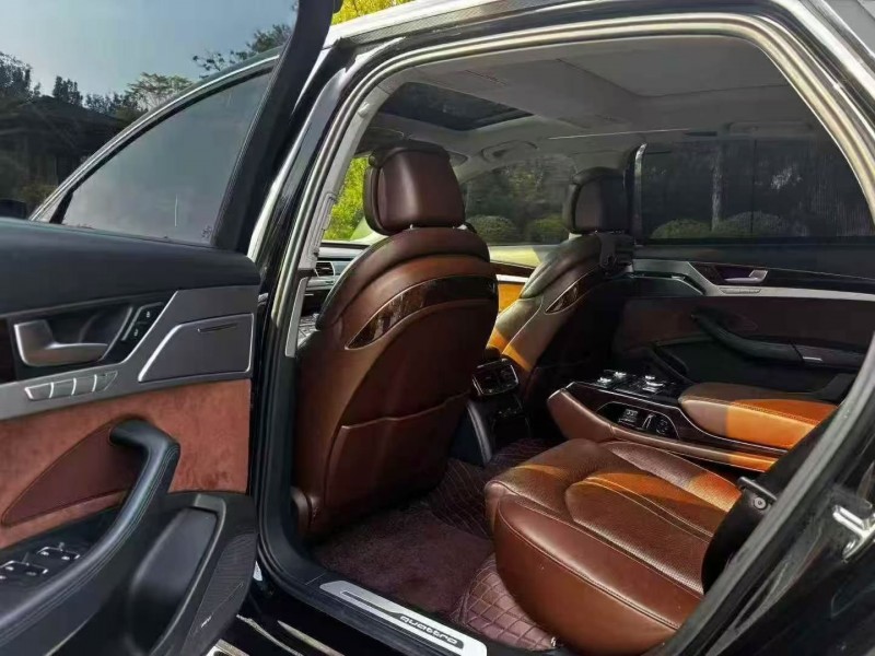 17年济南奥迪A8L