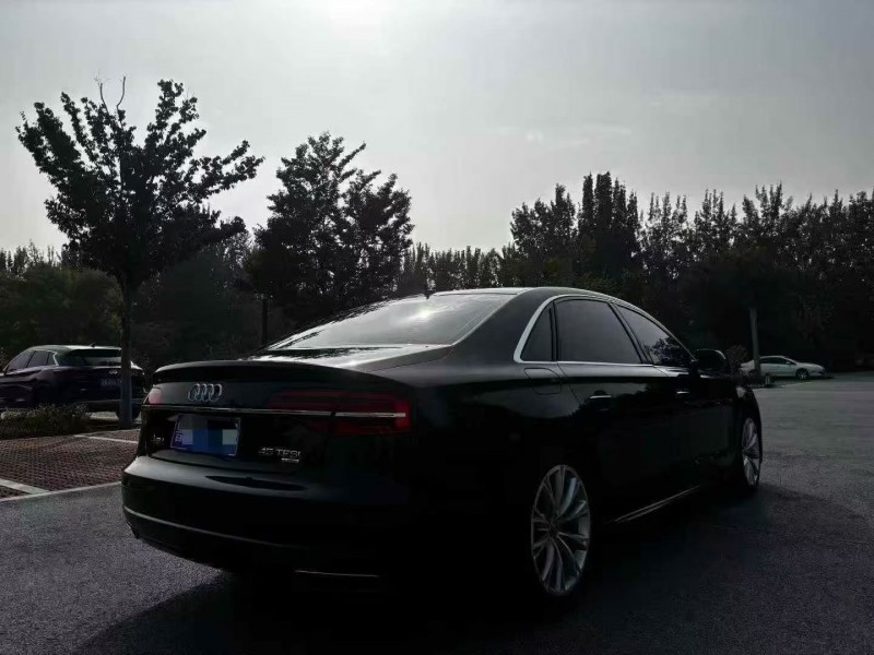 17年济南奥迪A8L