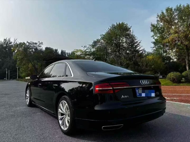 17年济南奥迪A8L