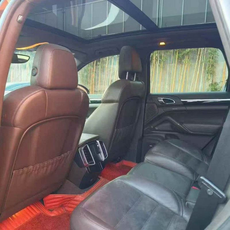 18年秦皇岛保时捷卡宴