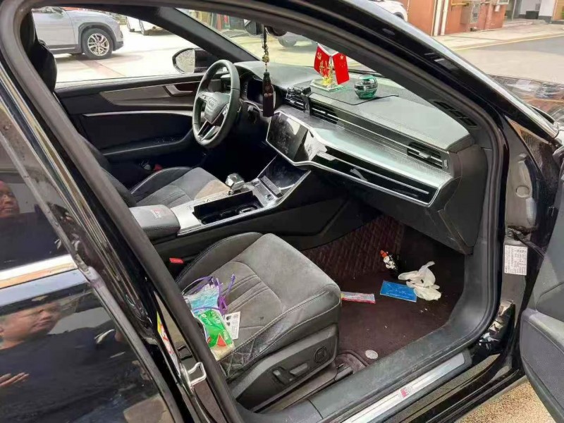 21年连云港奥迪A6L