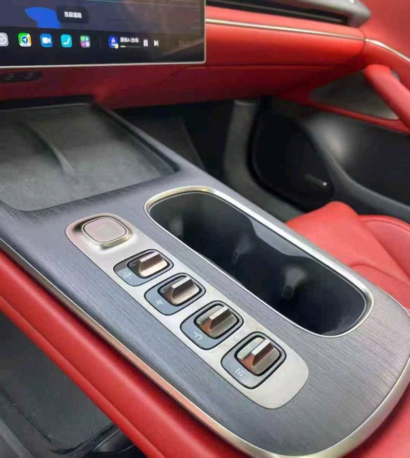 24年张家界小米SU7