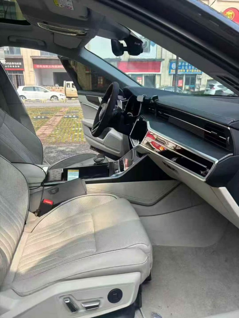 23年襄阳奥迪A6L