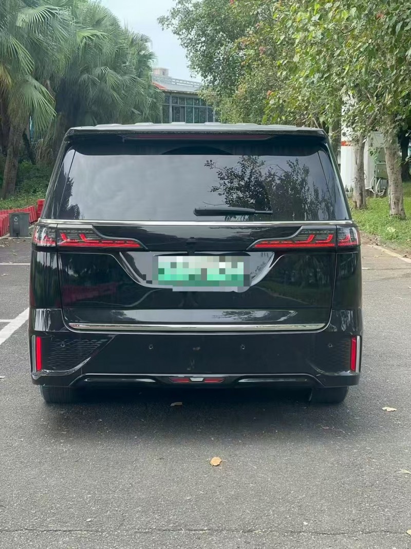 24年济宁岚图汽车梦想家