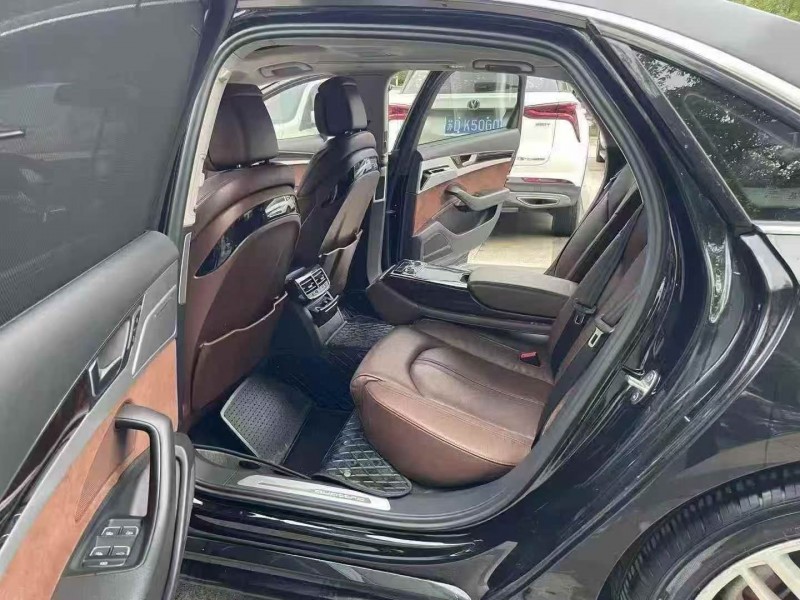 17年徐州奥迪A8L