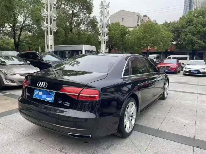 17年徐州奥迪A8L