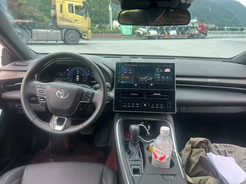 25年湖州丰田亚洲龙