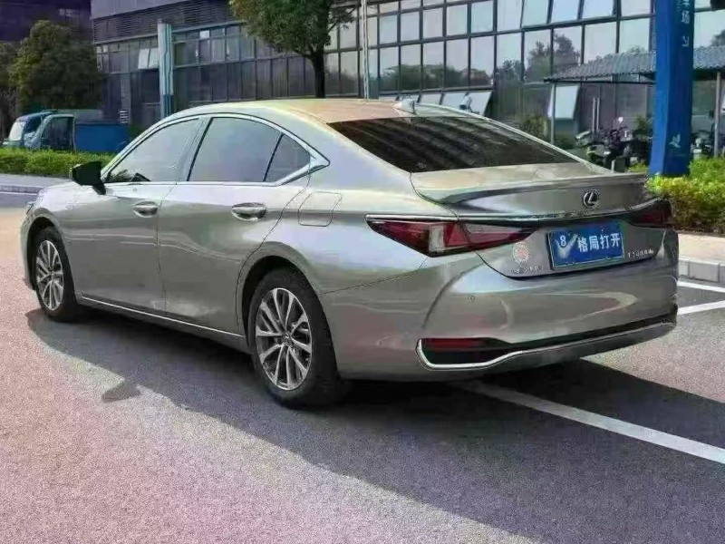 23年广州雷克萨斯ES
