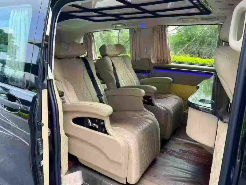 18年梅州奔驰威霆