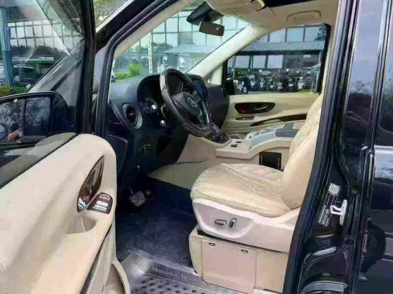 18年梅州奔驰威霆