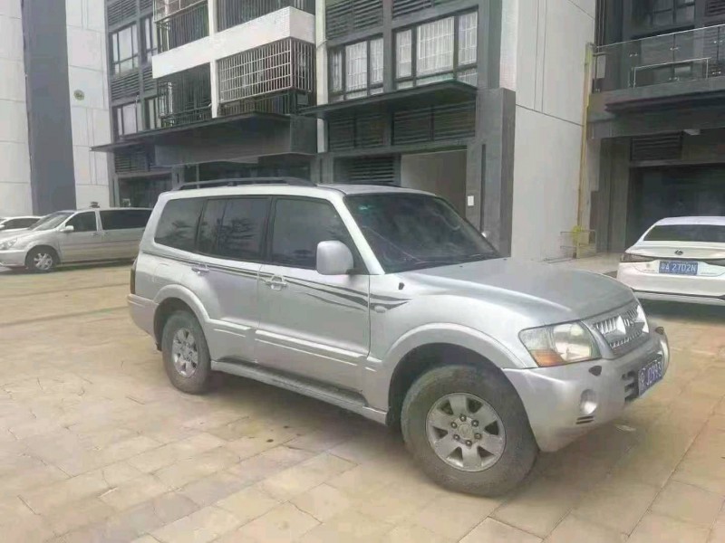 12年深圳三菱帕杰罗