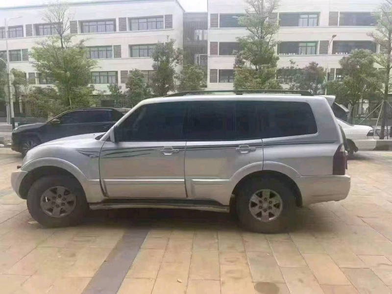 12年深圳三菱帕杰罗