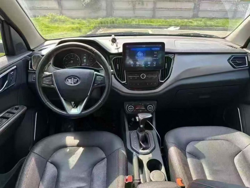 17年广州一汽森雅R7