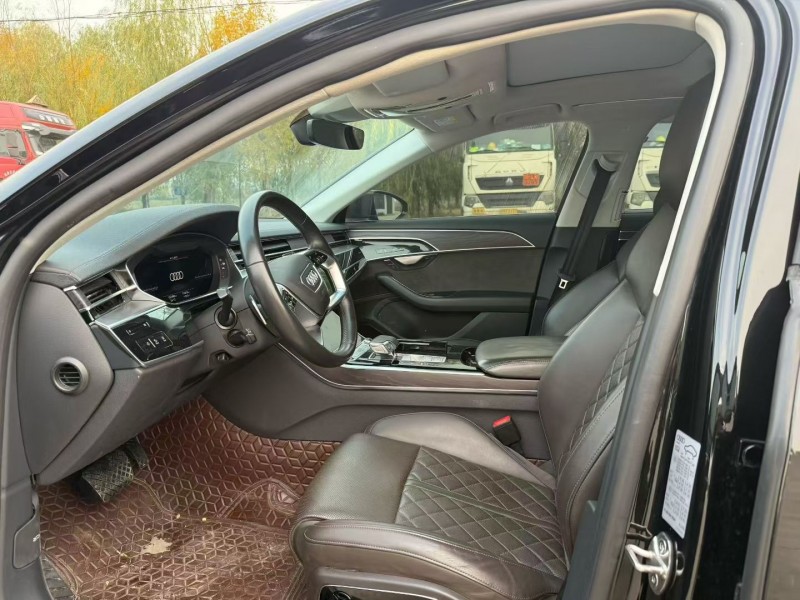 22年东营奥迪A8L