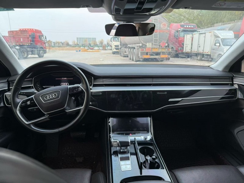 22年东营奥迪A8L