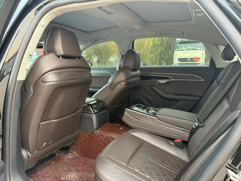 22年东营奥迪A8L