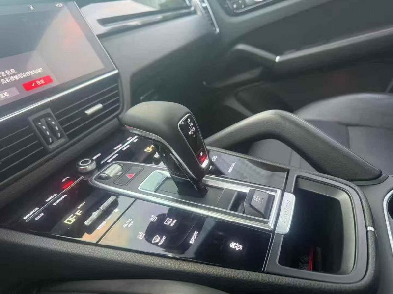 19年十堰保时捷卡宴