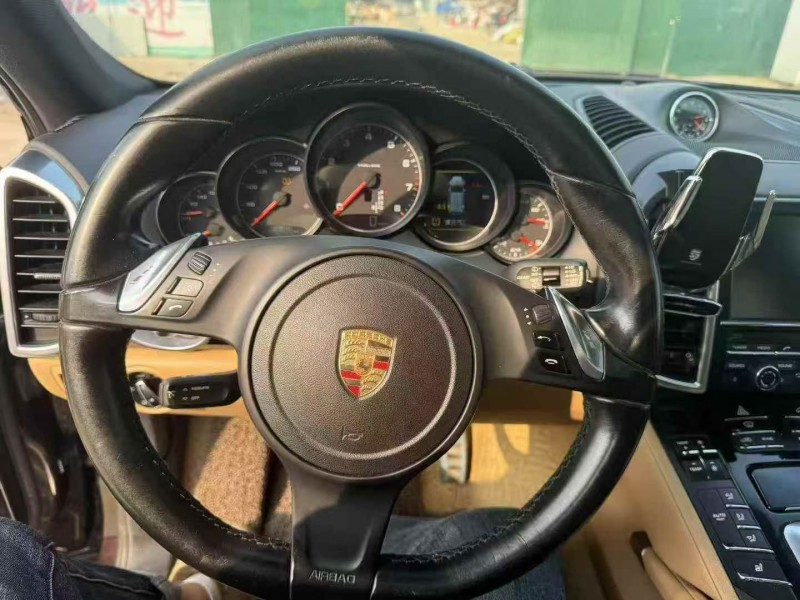 15年泰安保时捷卡宴