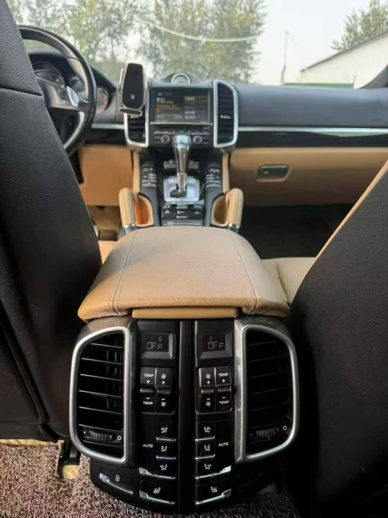 15年泰安保时捷卡宴