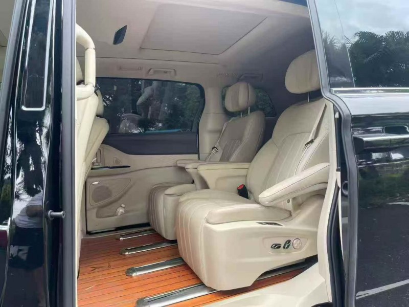 24年深圳岚图汽车梦想家