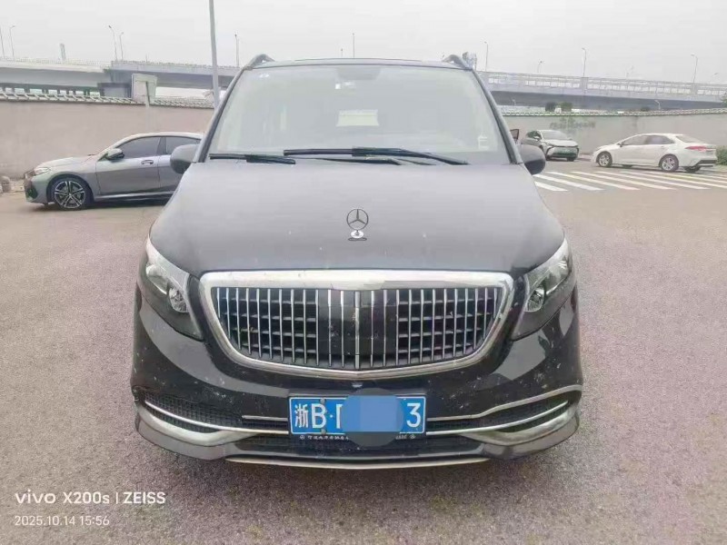 21年杭州奔驰威霆