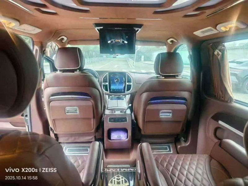 21年杭州奔驰威霆