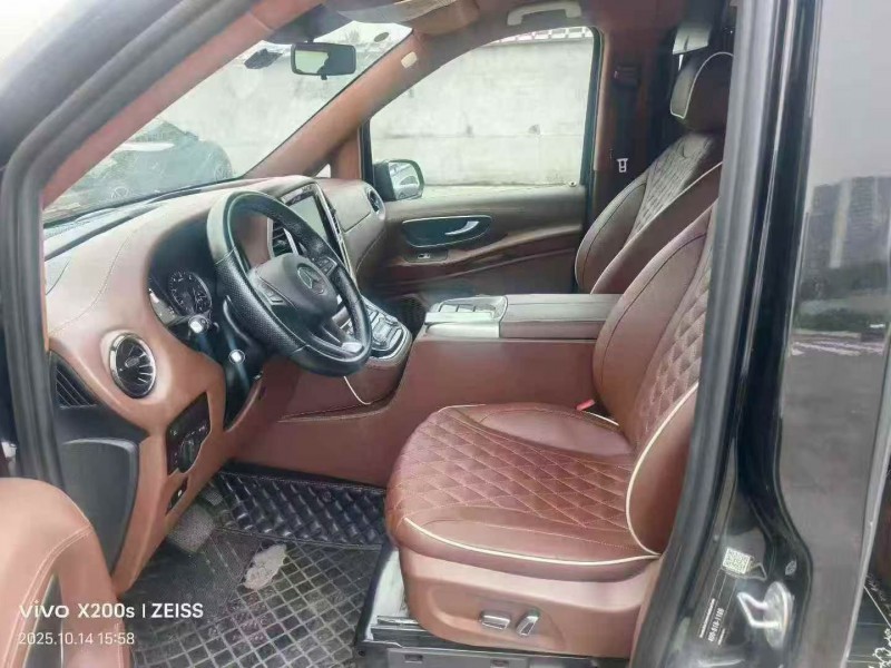 21年杭州奔驰威霆