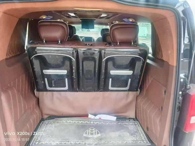 21年杭州奔驰威霆