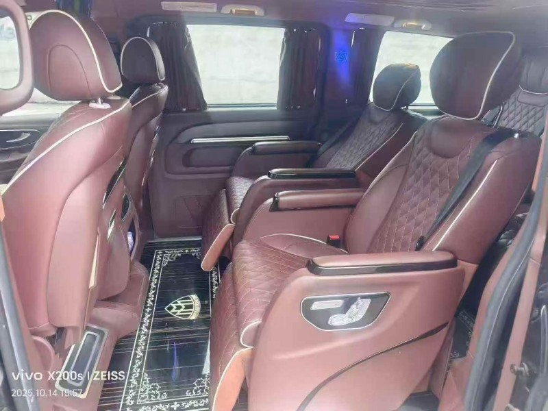 21年杭州奔驰威霆